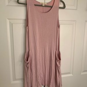 Short cute flowy dusty pink dress